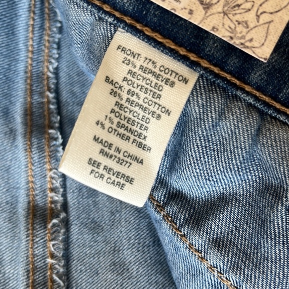 Mudd High Rise Shortie Jean Shorts - Picture 7 of 10